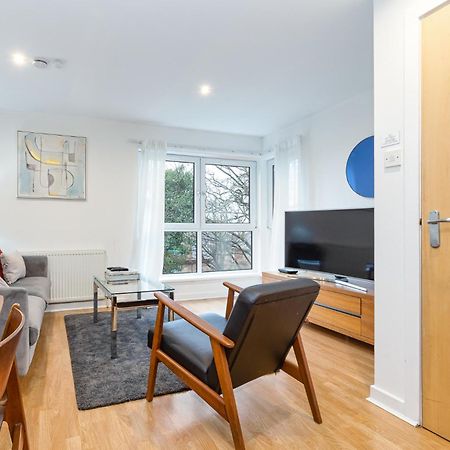 Modern 2 Bed Broompark/Central Apt. With Parking Glasgow Exterior foto