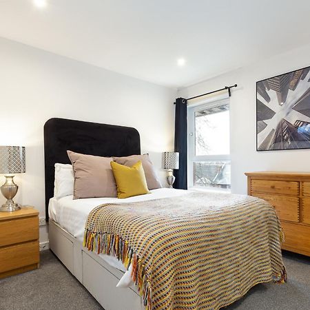 Modern 2 Bed Broompark/Central Apt. With Parking Glasgow Exterior foto